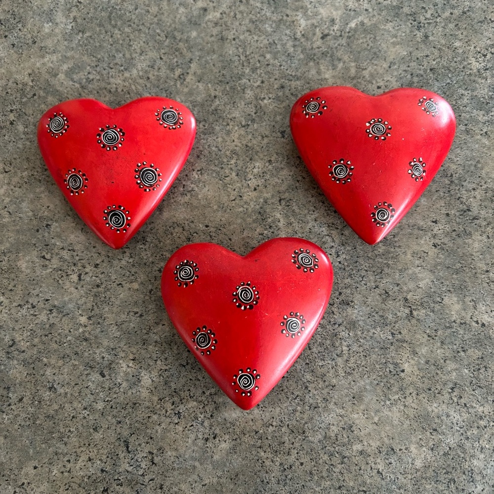 ❤️ ONE Large Red Puffy Heart with Spirals Decor or Paperweight, Soapstone, NWT